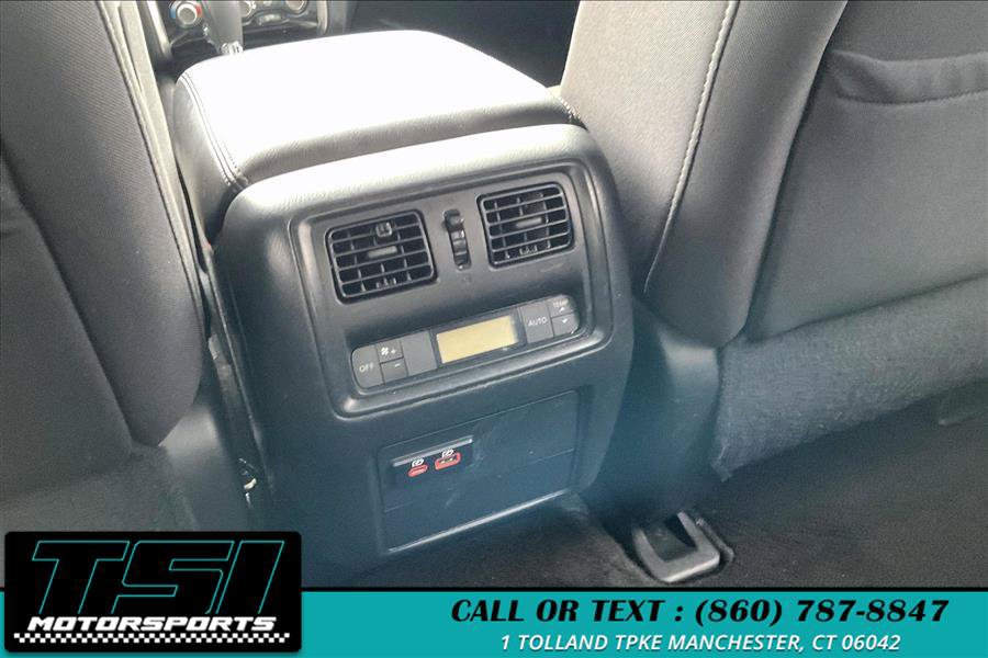 Used 2020 Nissan Pathfinder SV FWD image 29