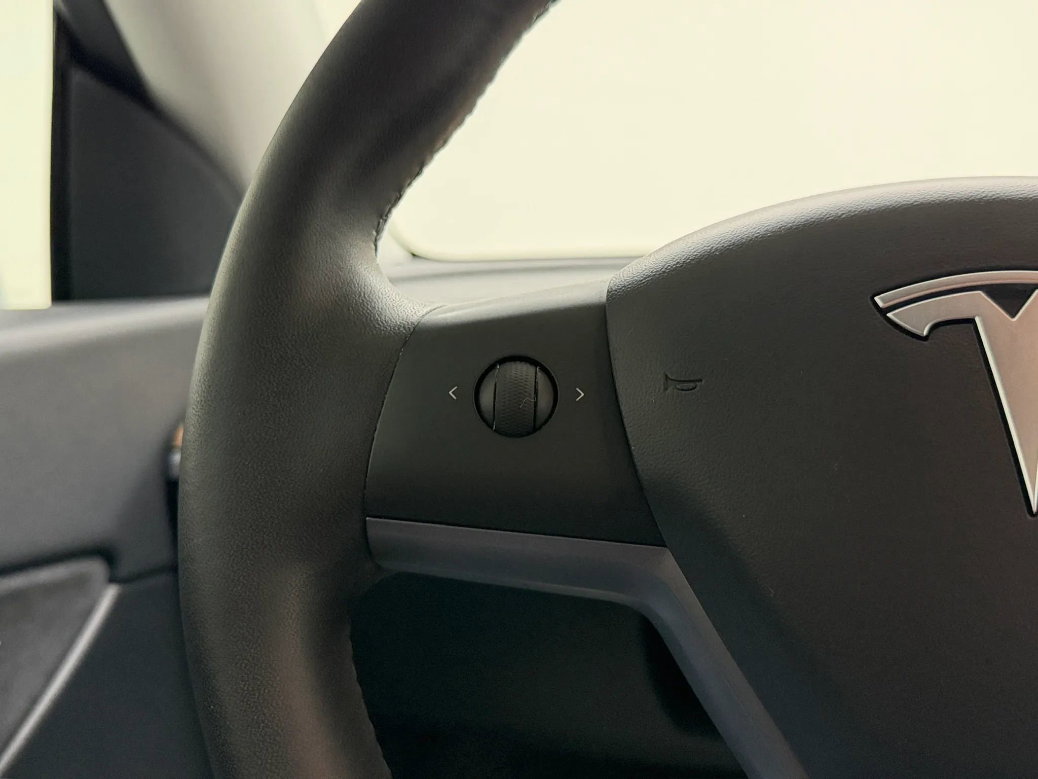 Used 2020 Tesla Model Y Long Range AWD/4WD image 22