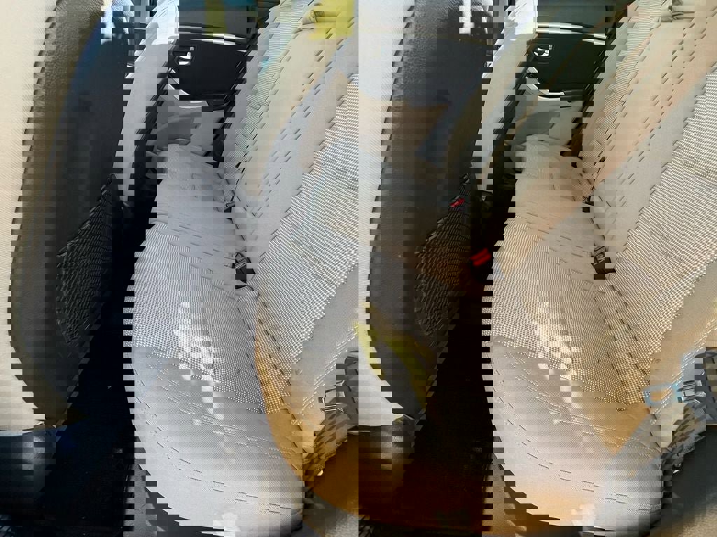 Used 2016 Hyundai Elantra GT image 13