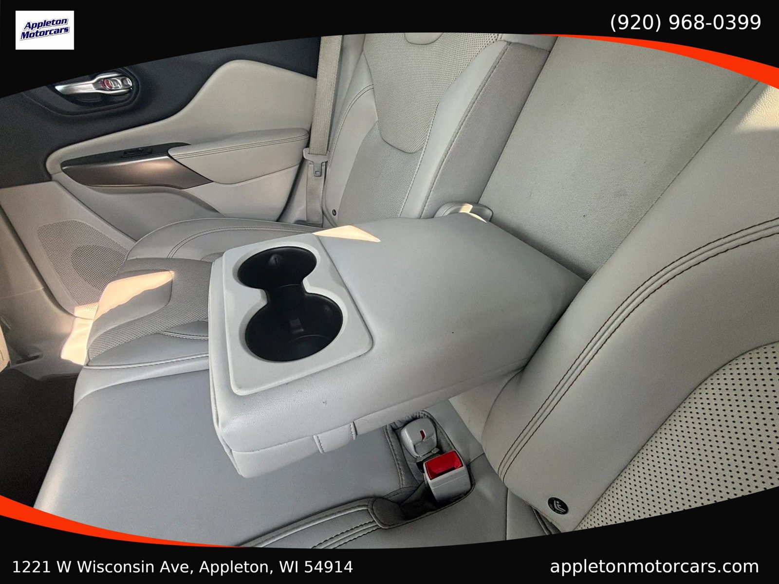 Used 2019 Jeep Cherokee Limited w/ Technology Group AWD/4WD image 31