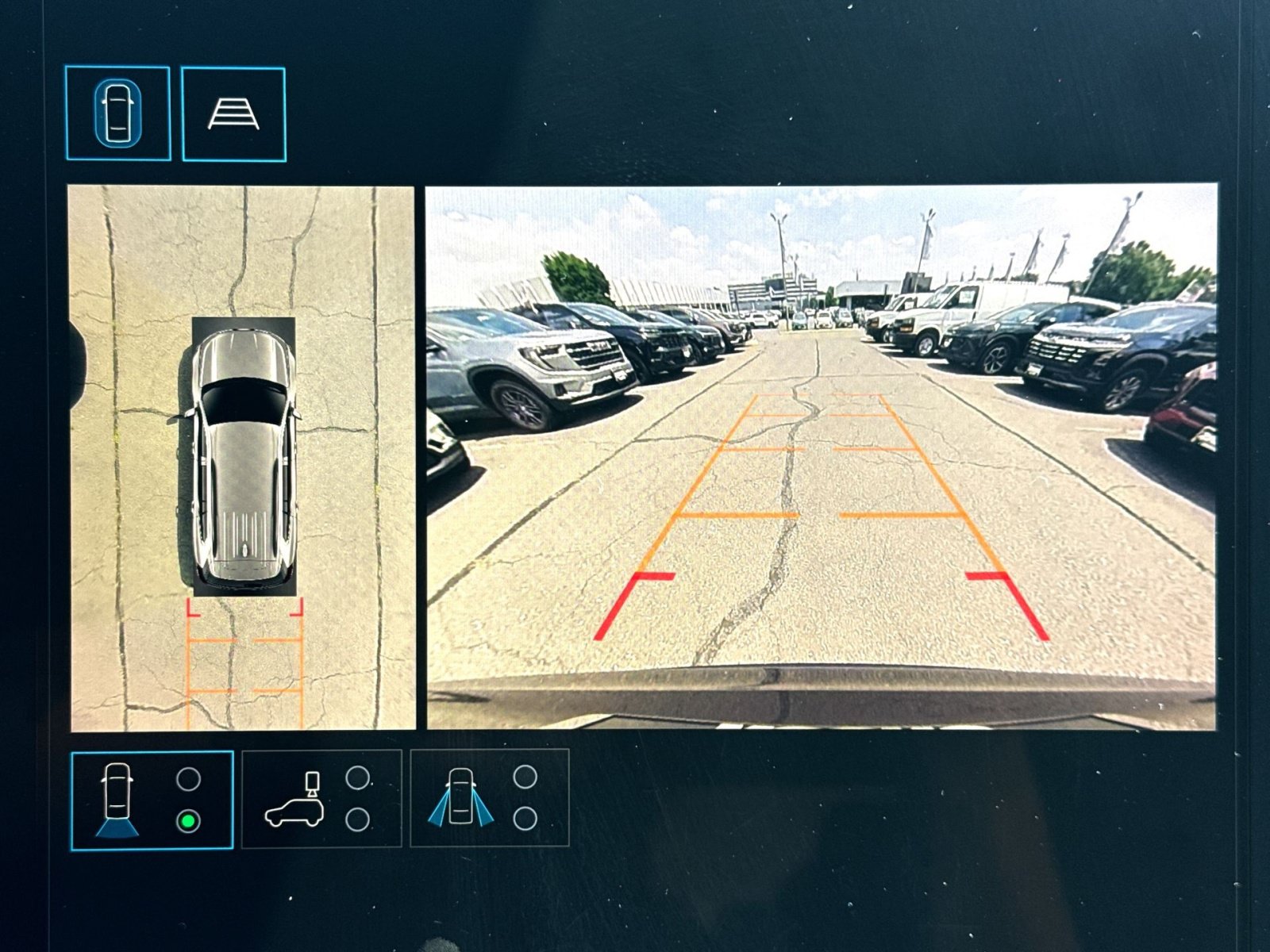 Used 2024 GMC Acadia Elevation FWD image 19