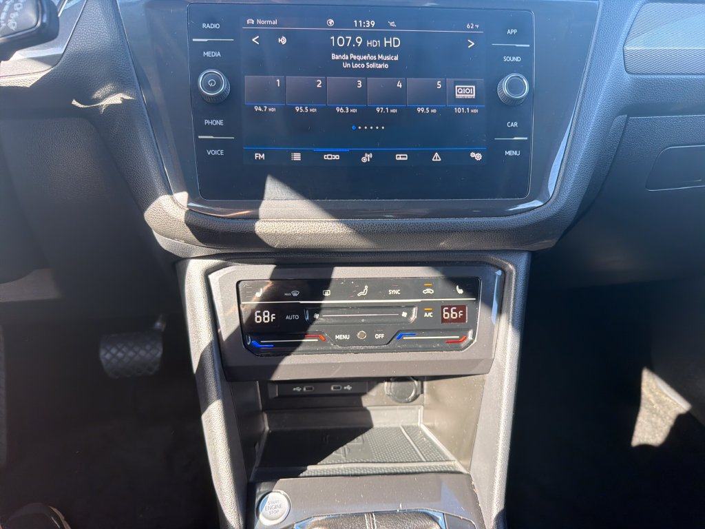 Certified 2023 Volkswagen Tiguan SE w/ Panoramic Sunroof Package AWD/4WD image 15