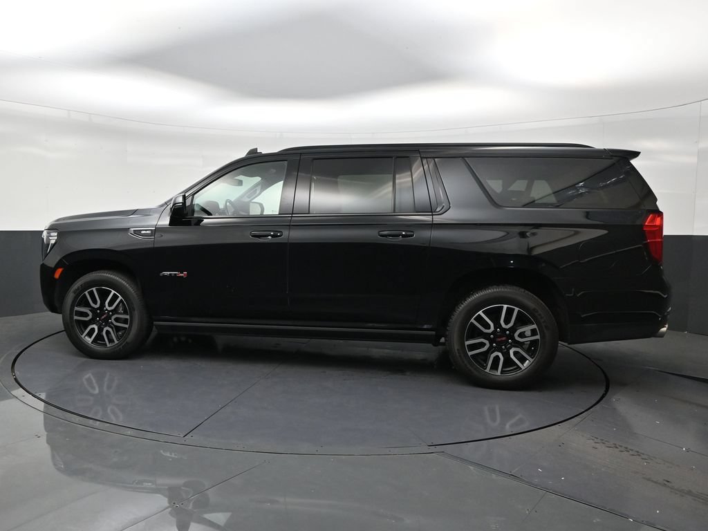 Used 2022 GMC Yukon XL AT4 AWD/4WD image 2