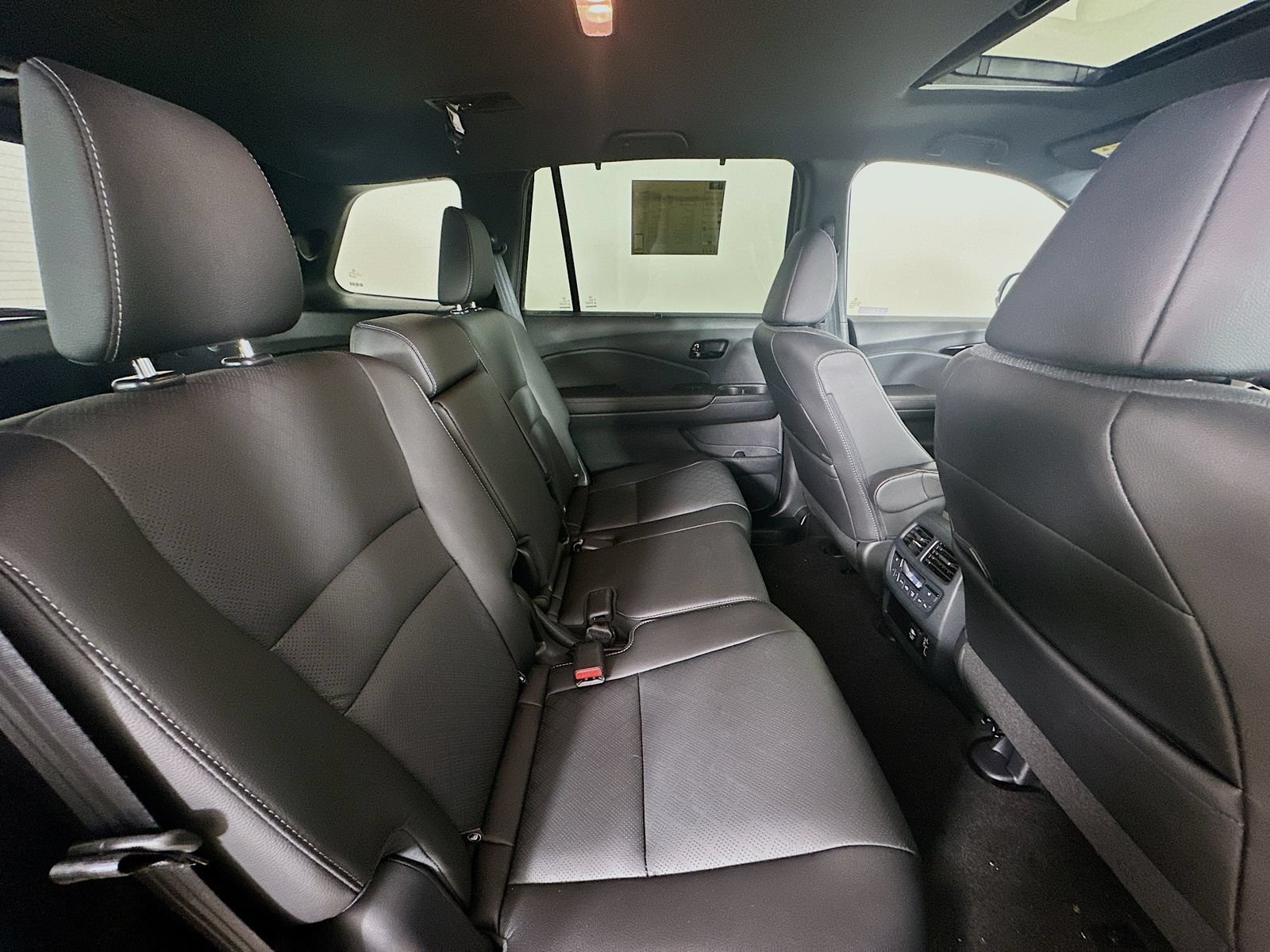 Used 2023 Honda Passport Elite image 44