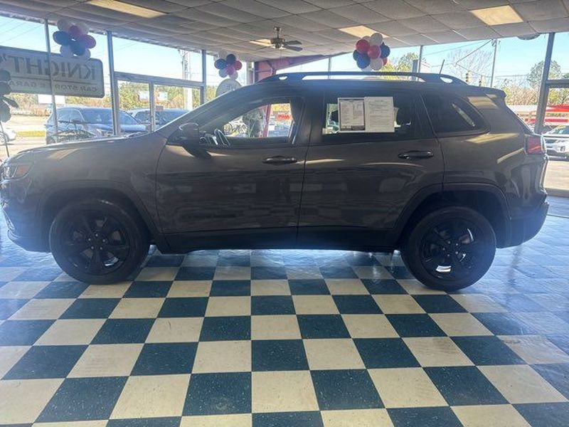 Used 2019 Jeep Cherokee Latitude Plus FWD image 4