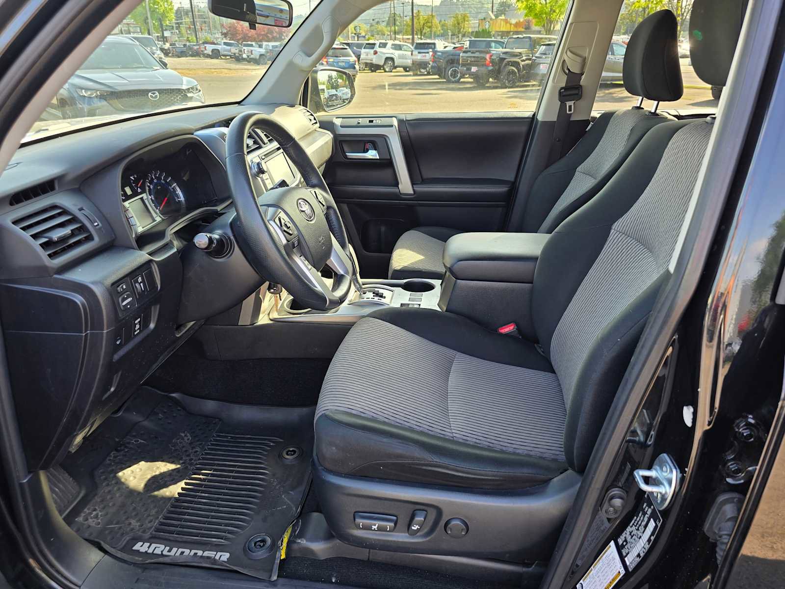 Certified 2019 Toyota 4Runner SR5 AWD/4WD image 23