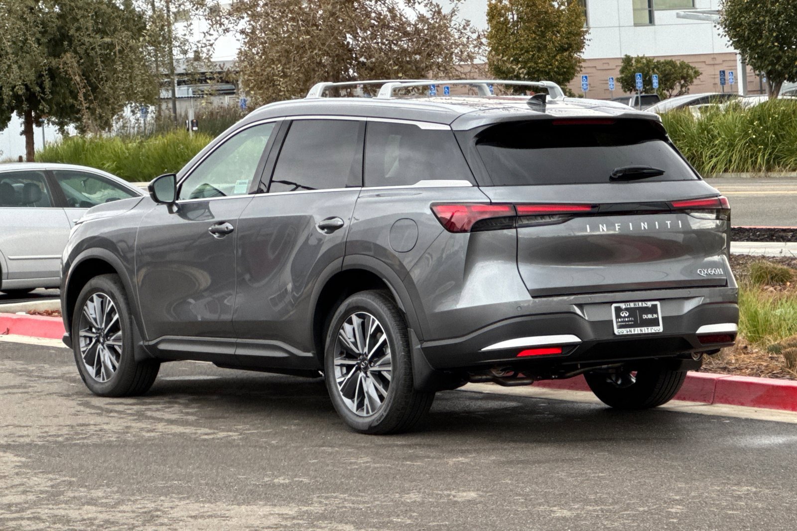 New 2027 INFINITI QX60 Luxe w/ Cargo Package AWD/4WD image 3