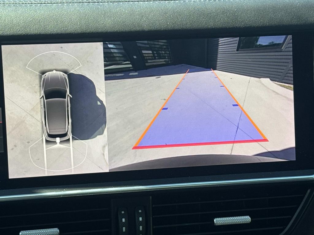 Used 2021 Porsche Cayenne Turbo image 27