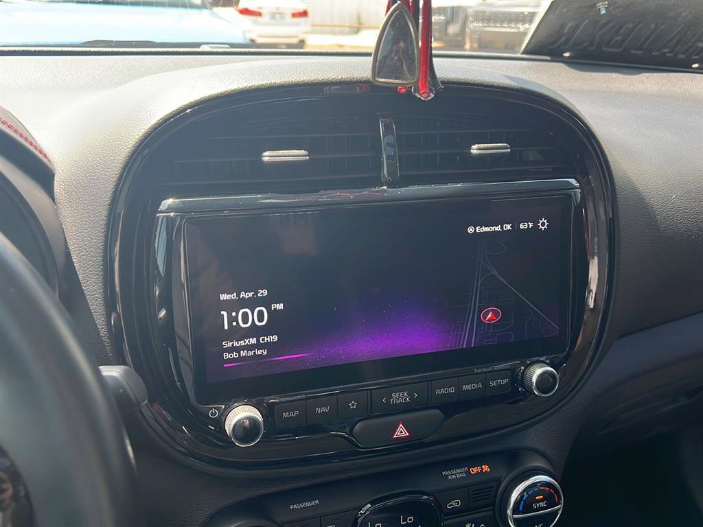 Used 2025 Kia Soul GT-Line w/ GT-Line Technology Package FWD image 4