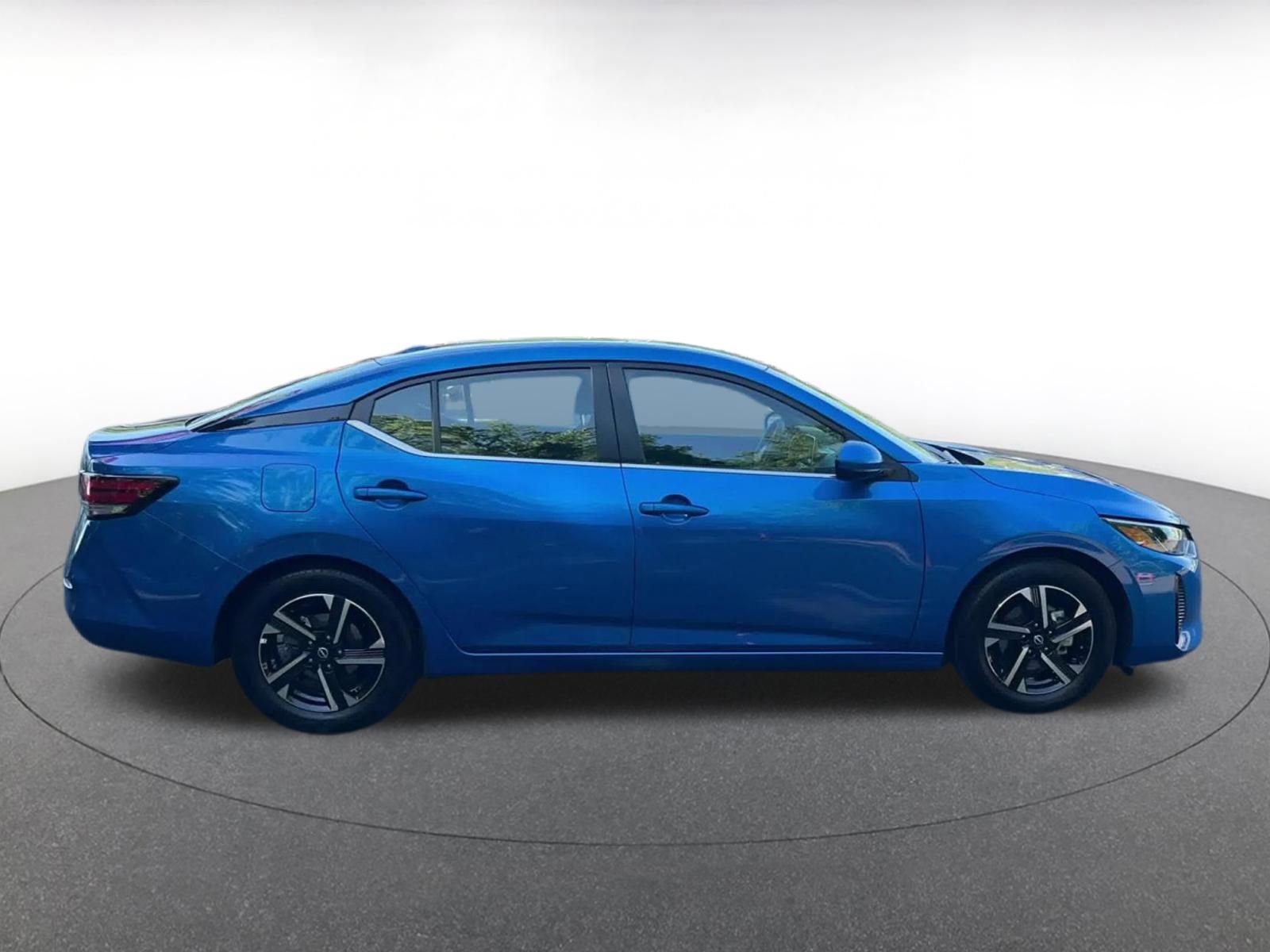 Used 2025 Nissan Sentra SV FWD image 16