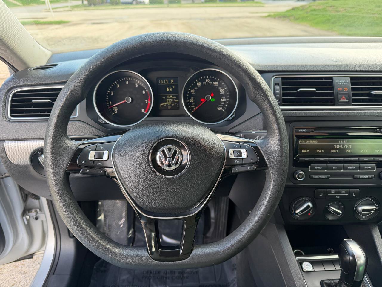 Used 2015 Volkswagen Jetta SE FWD image 14