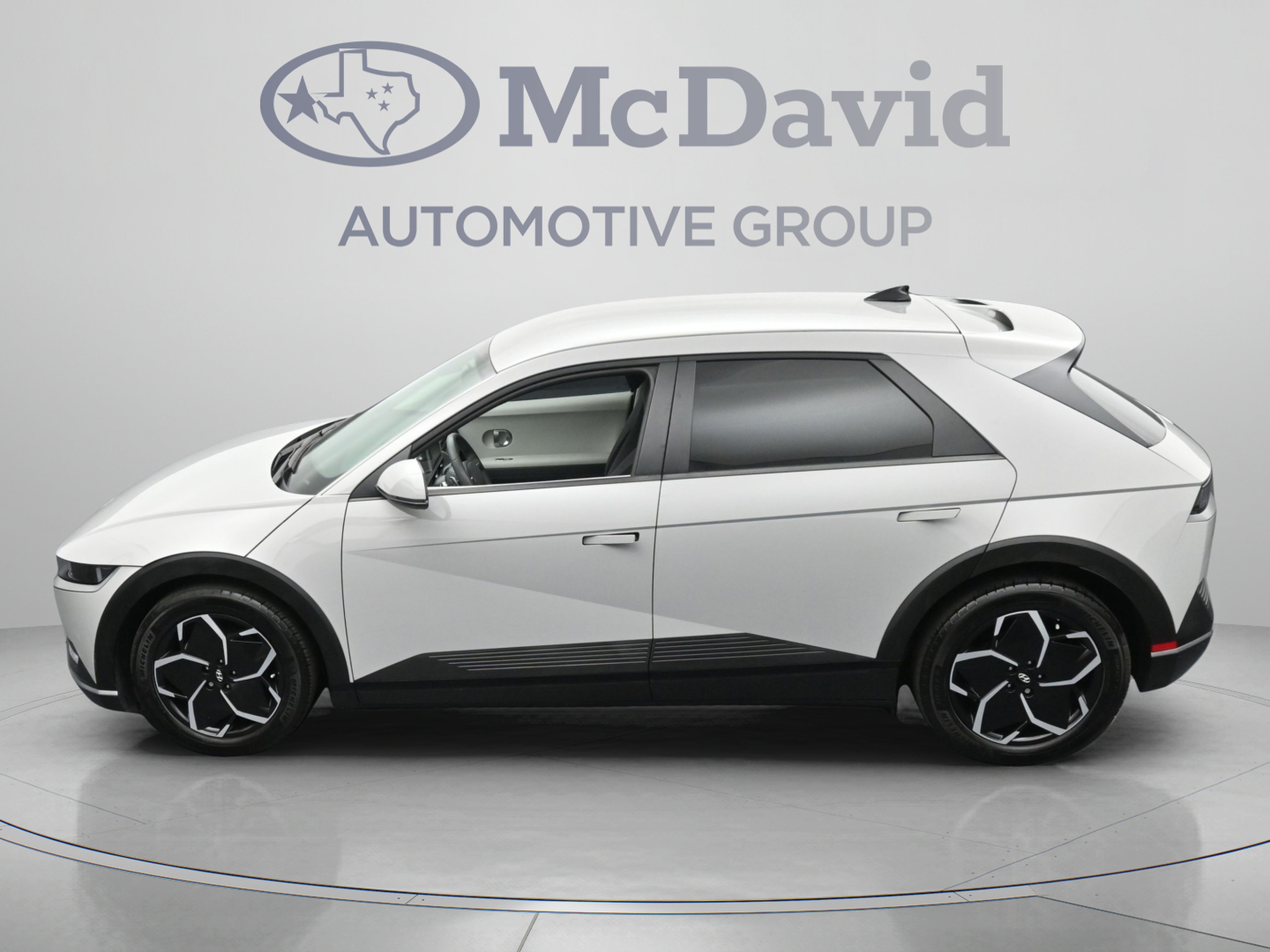 Used 2024 Hyundai Ioniq 5 SE RWD image 35