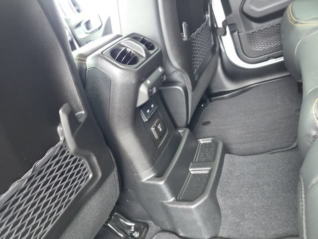Used 2025 Jeep Wrangler Unlimited Sahara w/ Safety Group AWD/4WD image 34