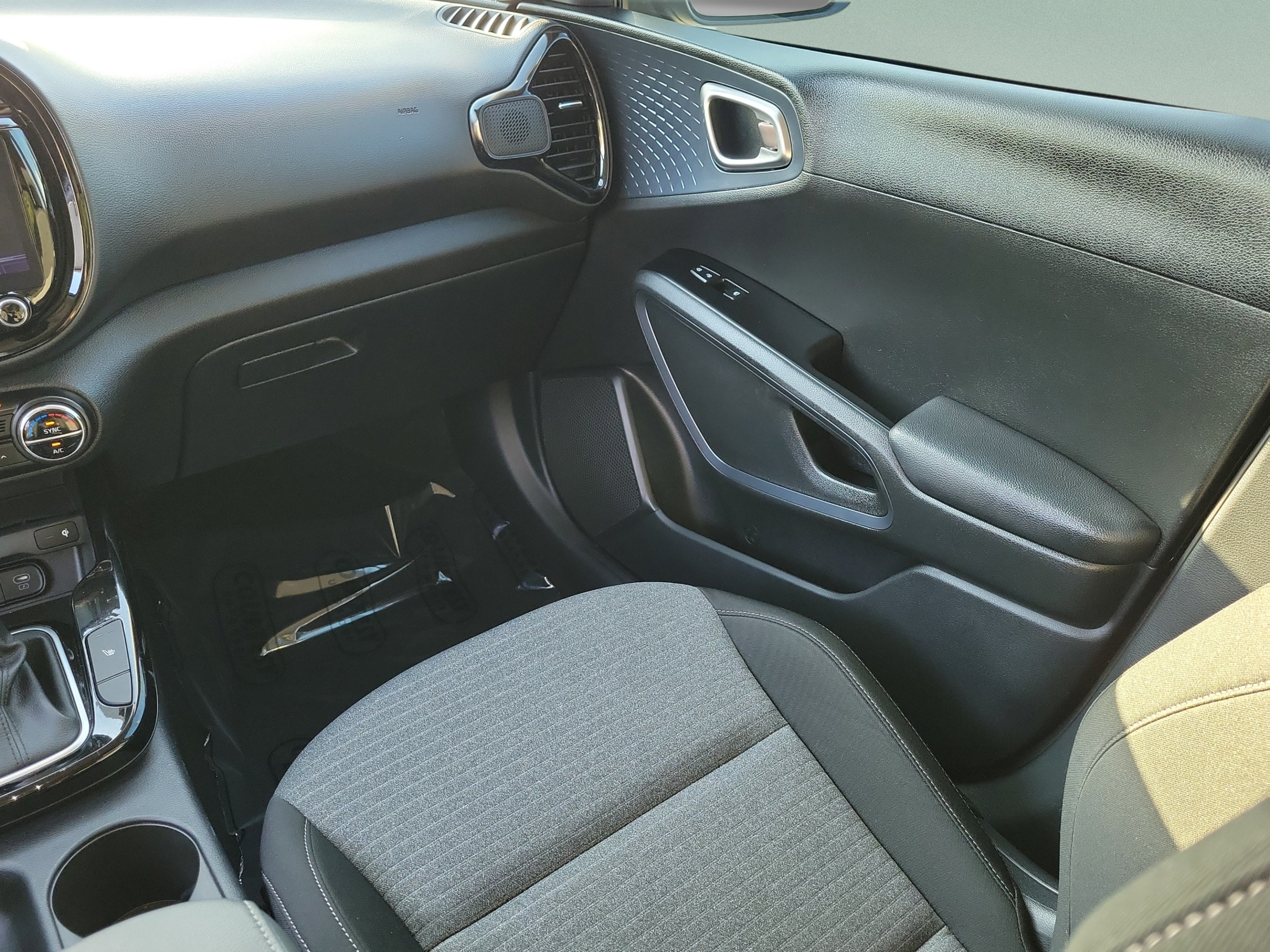 Certified 2024 Kia Soul EX FWD image 15