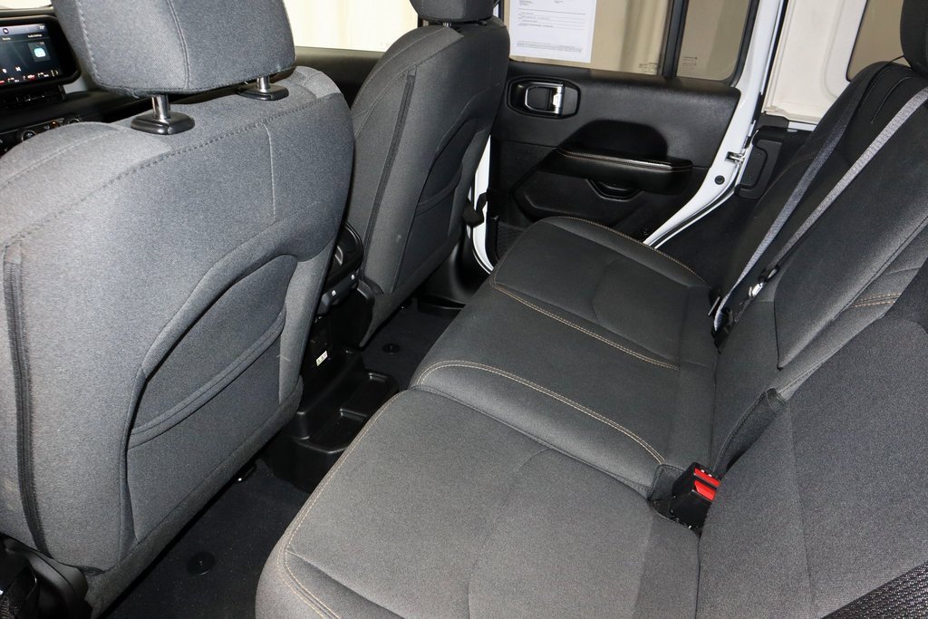 Used 2025 Jeep Wrangler Unlimited Sahara image 19