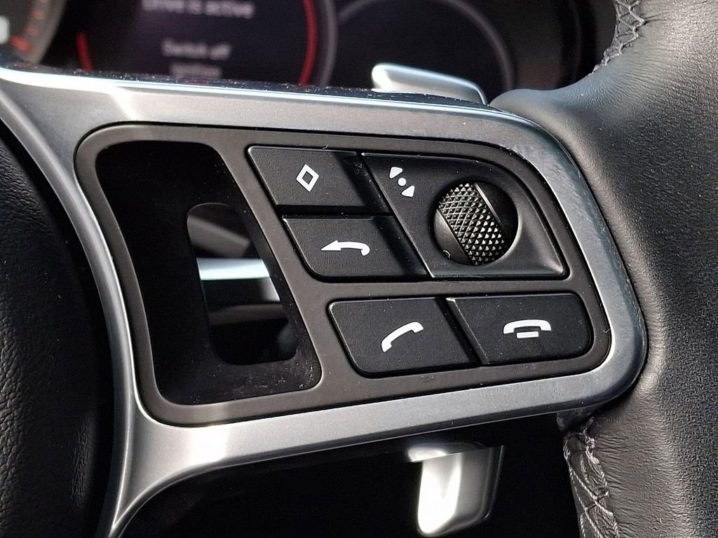 Used 2023 Porsche Cayenne w/ Premium Package image 19