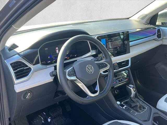 Used 2025 Volkswagen Taos SE image 10