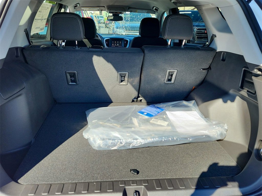 New 2024 GMC Terrain SLE image 28