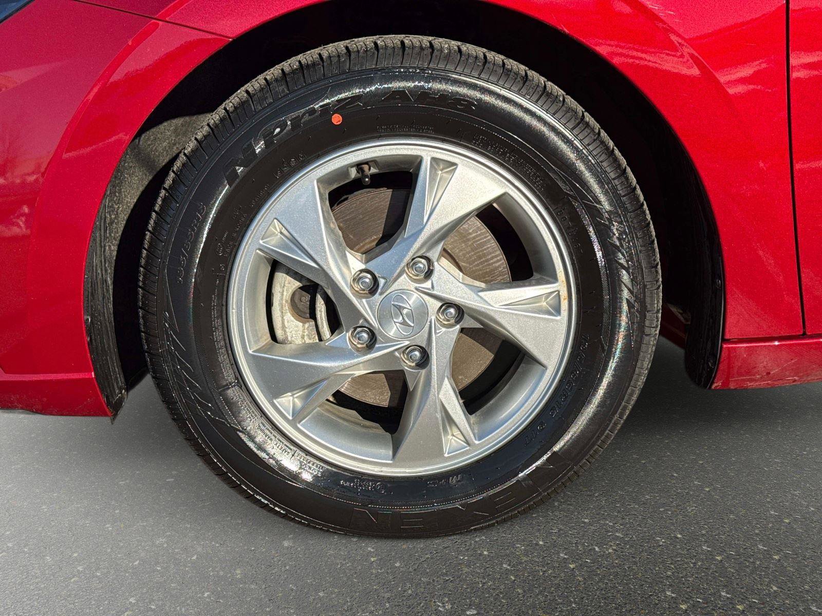 Certified 2023 Hyundai Elantra SE w/ Cargo Package image 9