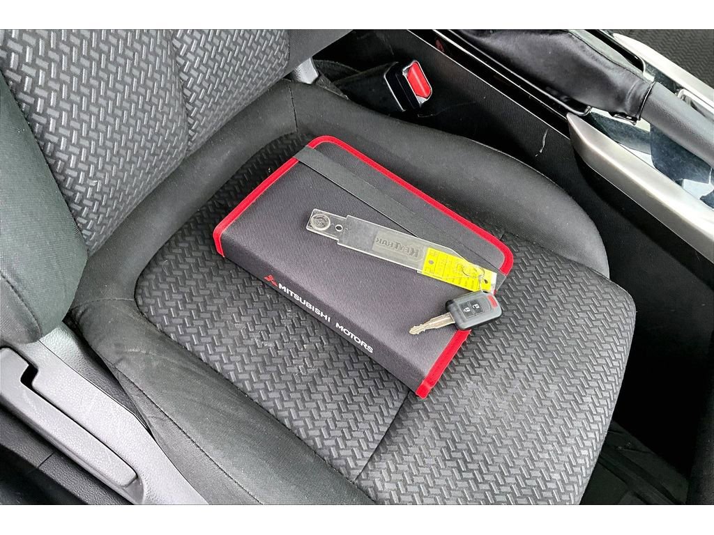 Used 2018 Mitsubishi Eclipse Cross ES FWD image 13