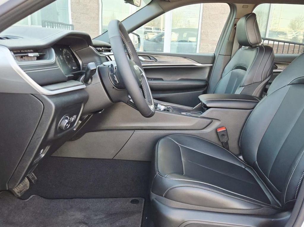 New 2025 Jeep Grand Cherokee Limited AWD/4WD image 14