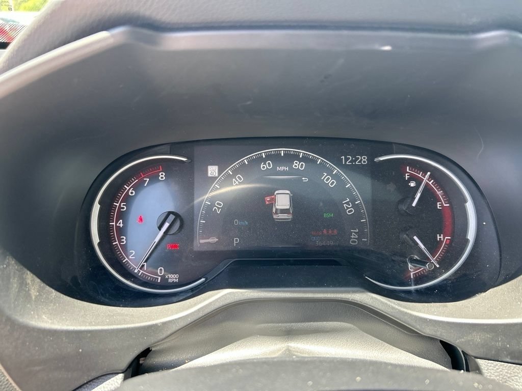 Used 2023 Toyota RAV4 XLE Premium FWD image 5