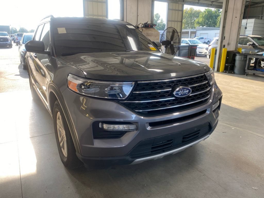 Used 2023 Ford Explorer XLT w/ Equipment Group 202A AWD/4WD image 1