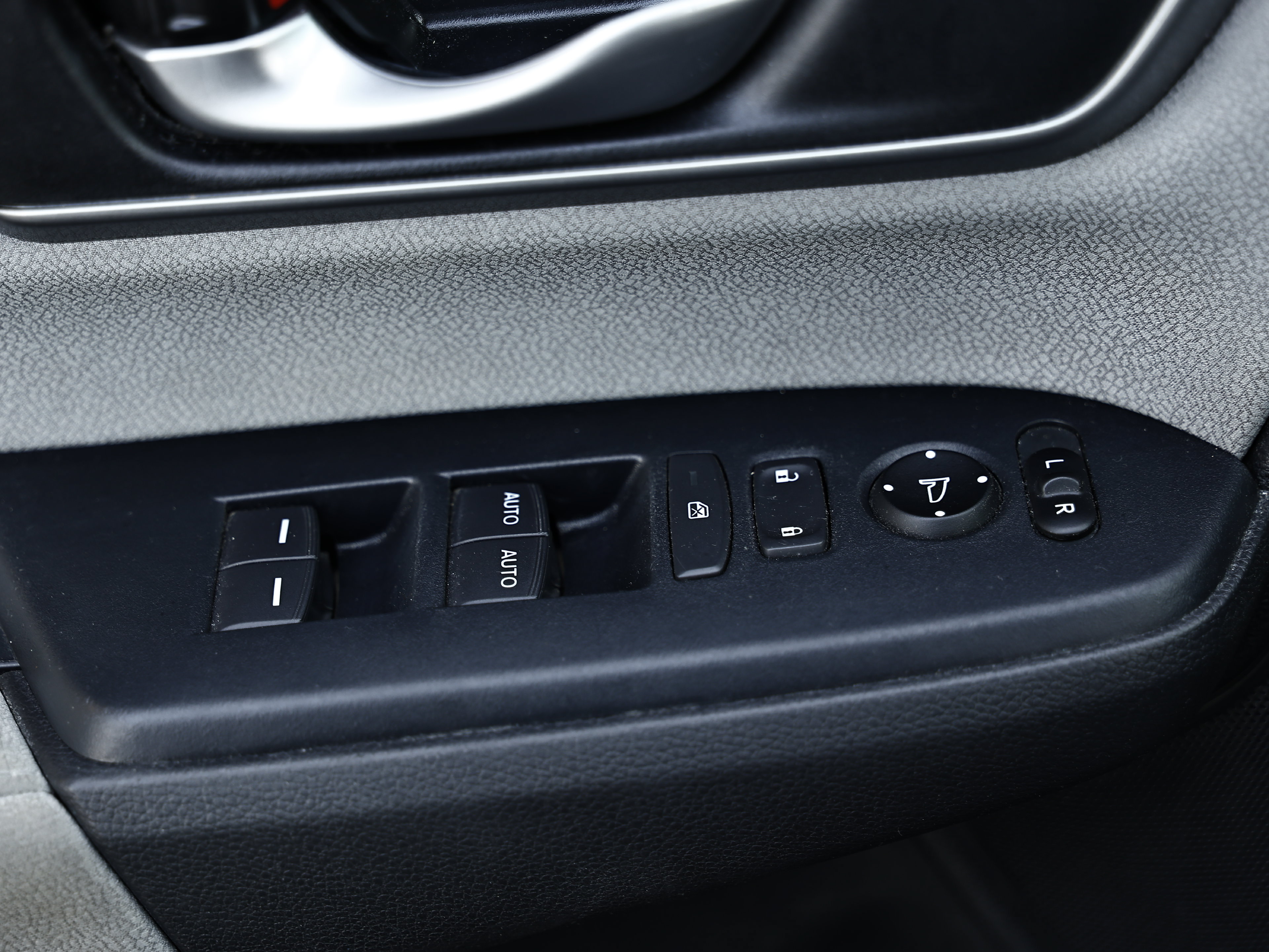 Used 2018 Honda CR-V EX image 14