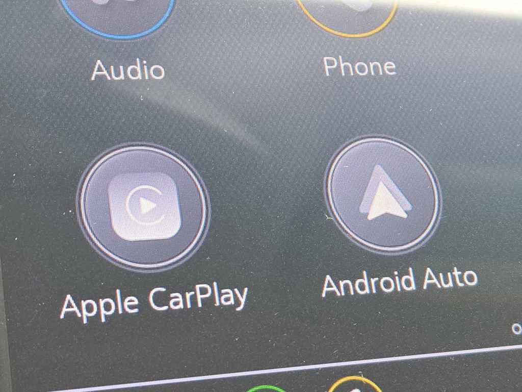 Used 2019 Chevrolet Malibu LT w/ LPO, Convenience Package 2 image 3