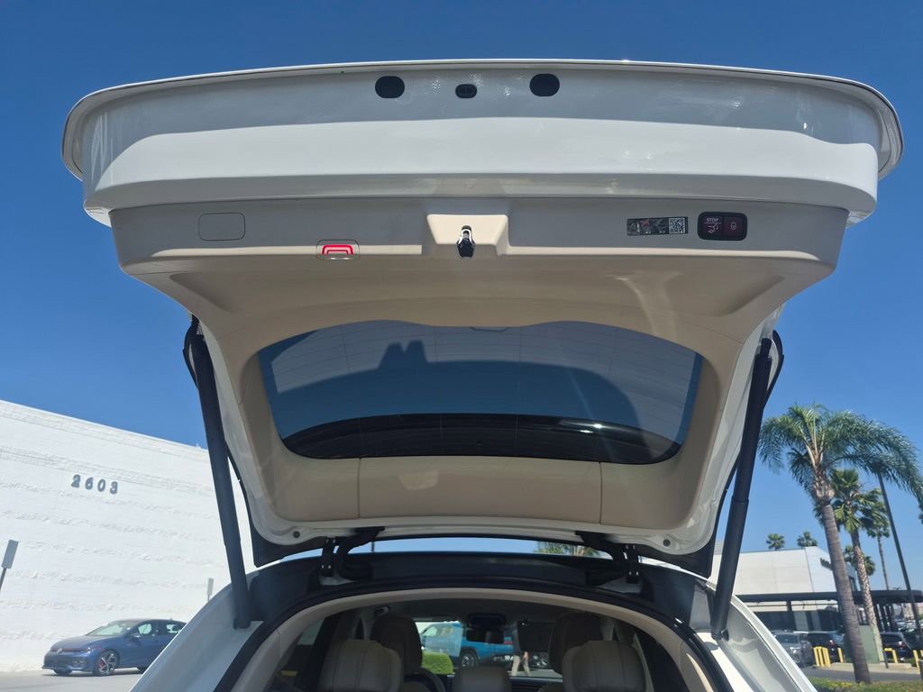 Used 2023 Mercedes-Benz EQS 450+ SUV image 11