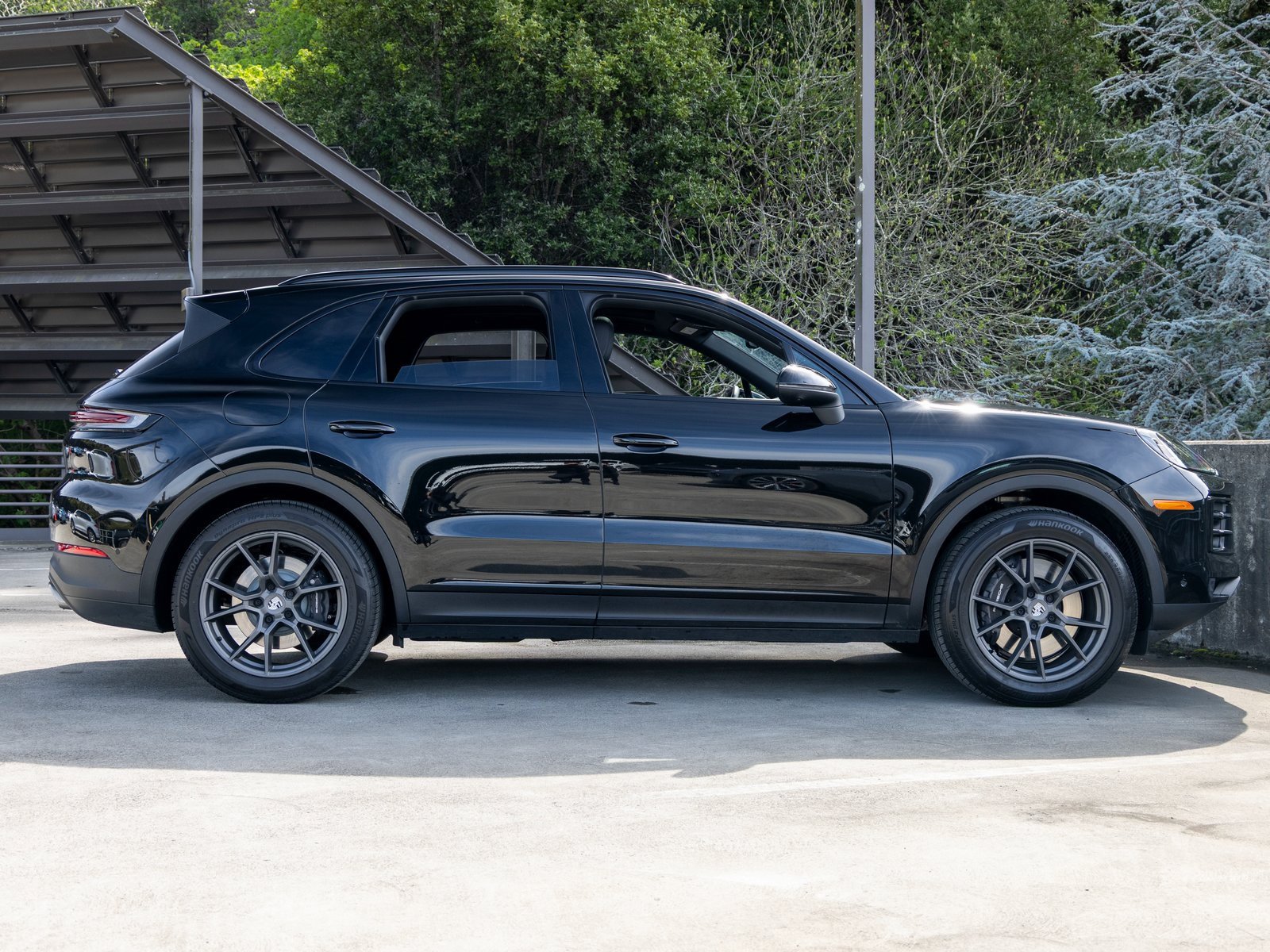 Certified 2025 Porsche Cayenne image 12