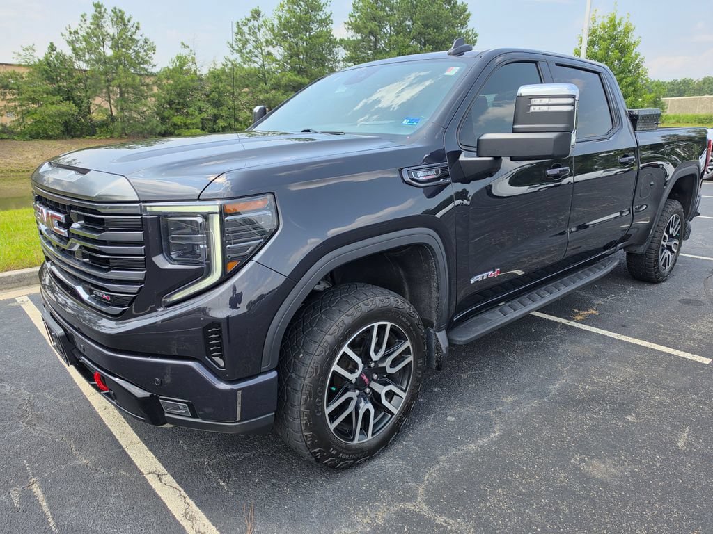 Used 2024 GMC Sierra 1500 AT4 w/ Technology Package AWD/4WD image 3
