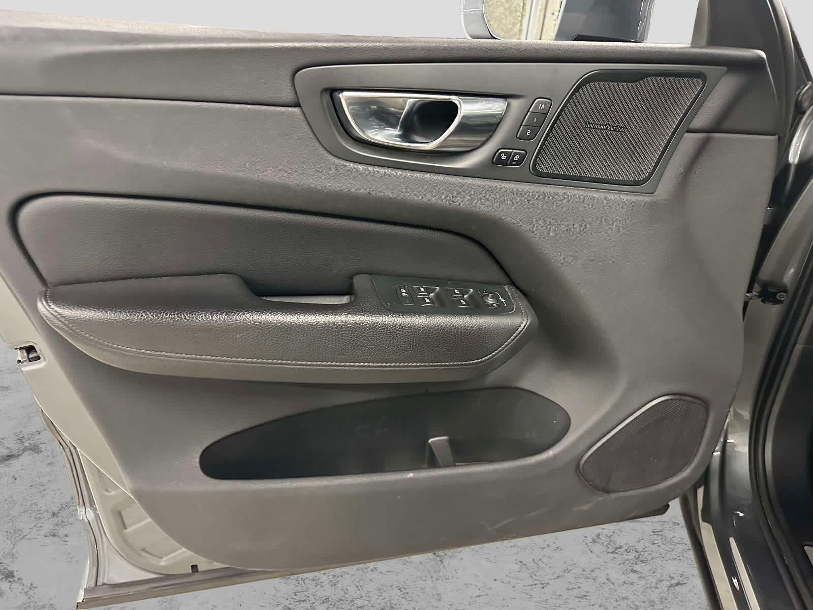 Used 2019 Volvo XC60 T6 Inscription AWD/4WD image 16