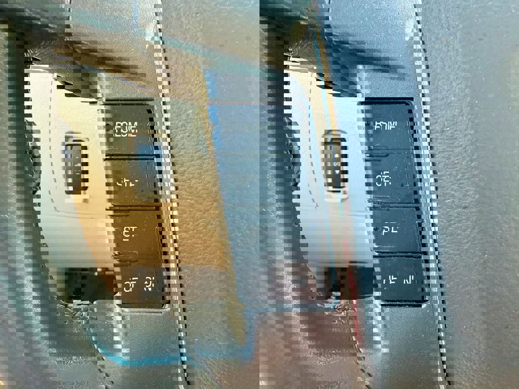 Used 2010 Ford Taurus SEL FWD image 19