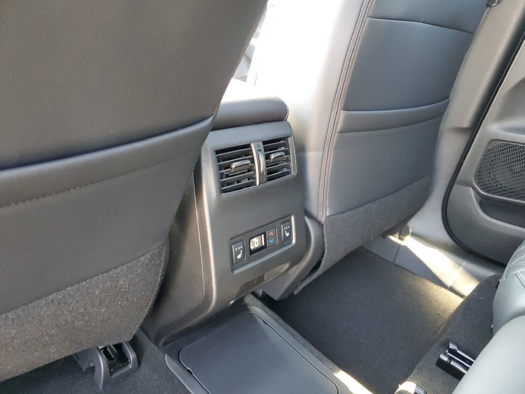 New 2026 Nissan Rogue Platinum AWD/4WD image 14