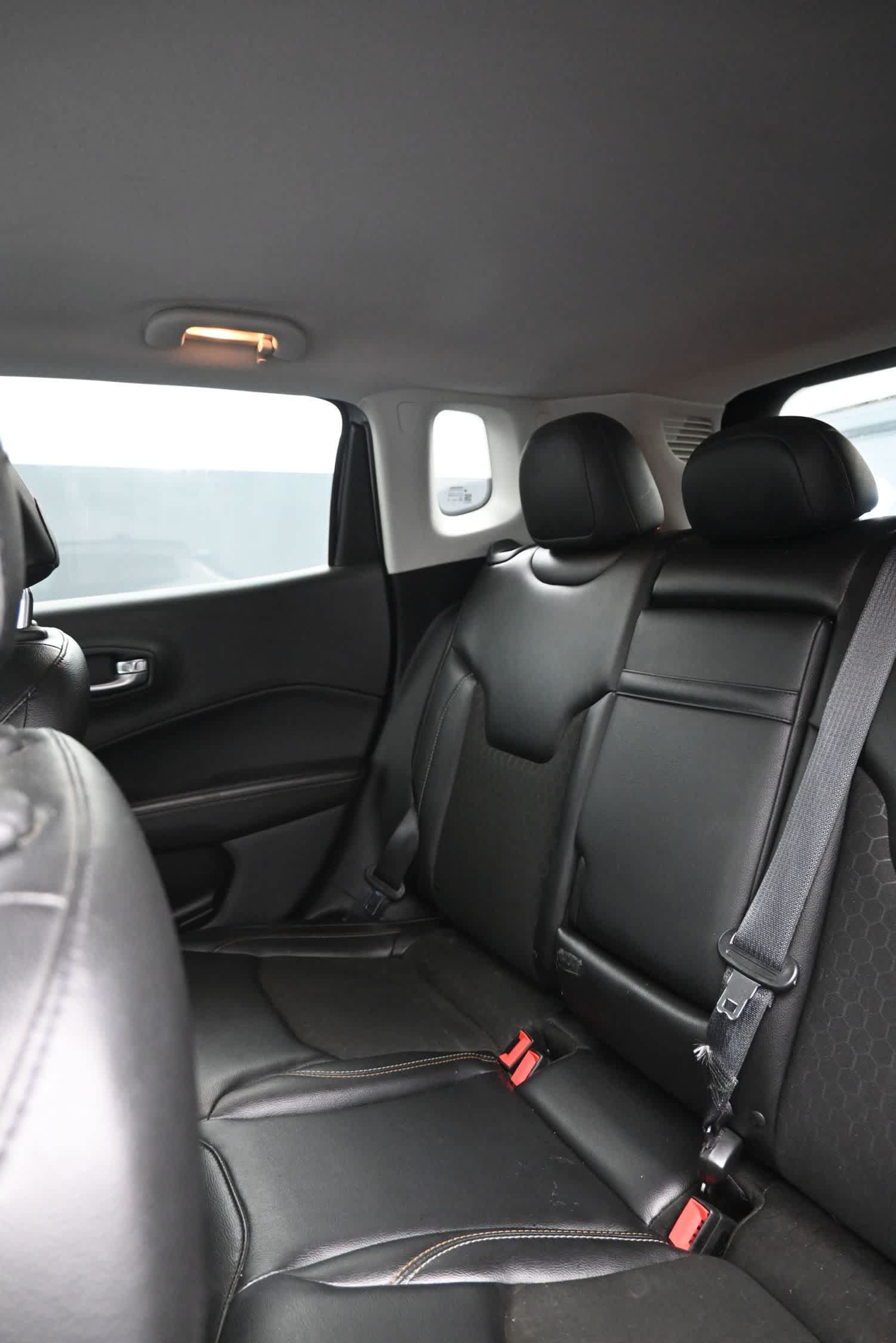 Used 2018 Jeep Compass Latitude w/ Popular Equipment Group AWD/4WD image 29