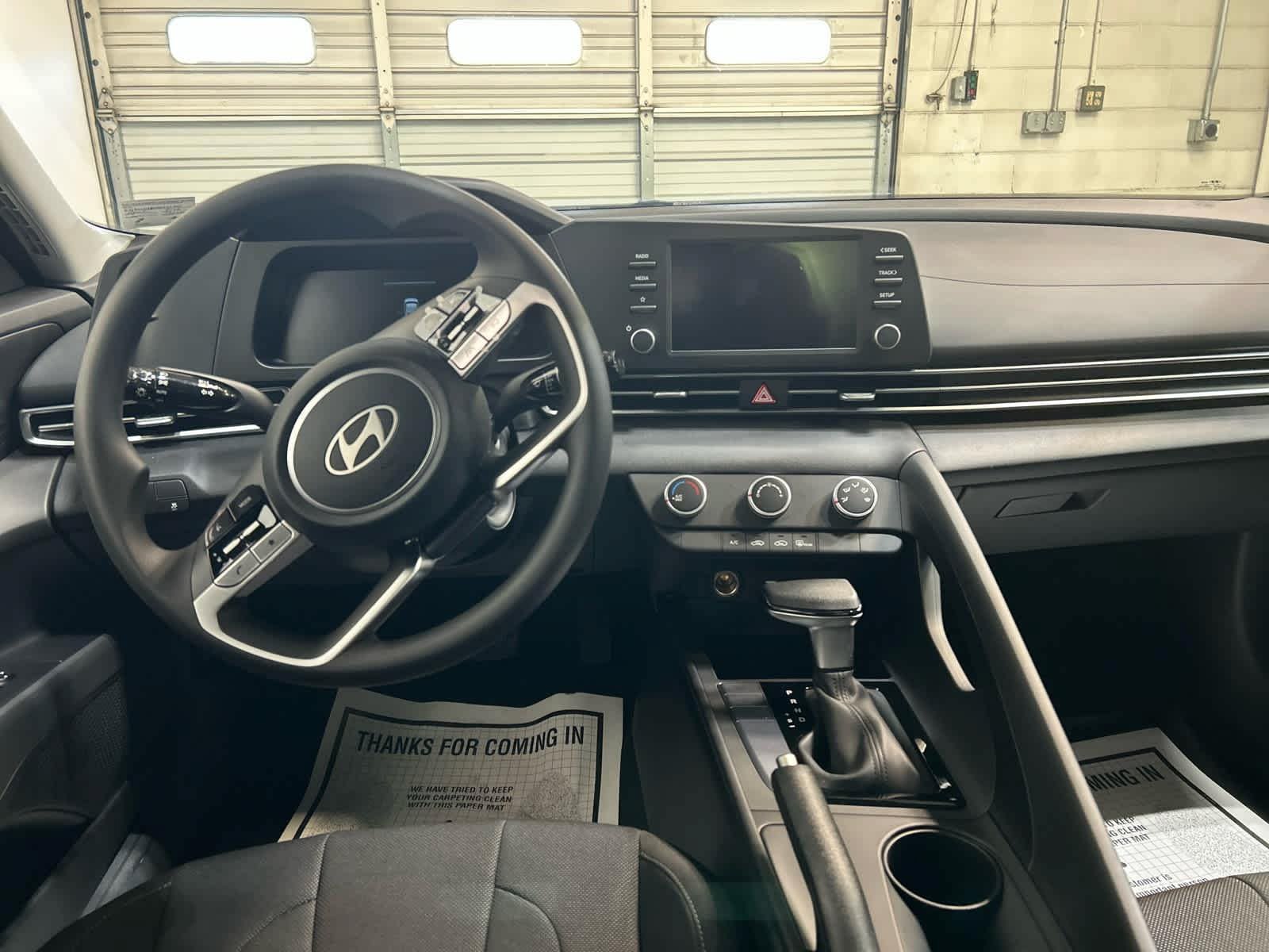 New 2026 Hyundai Elantra SE FWD image 4