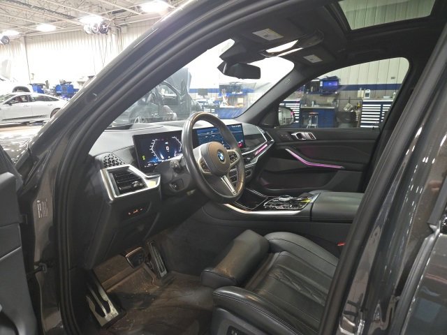 Used 2024 BMW X5 M60i image 4