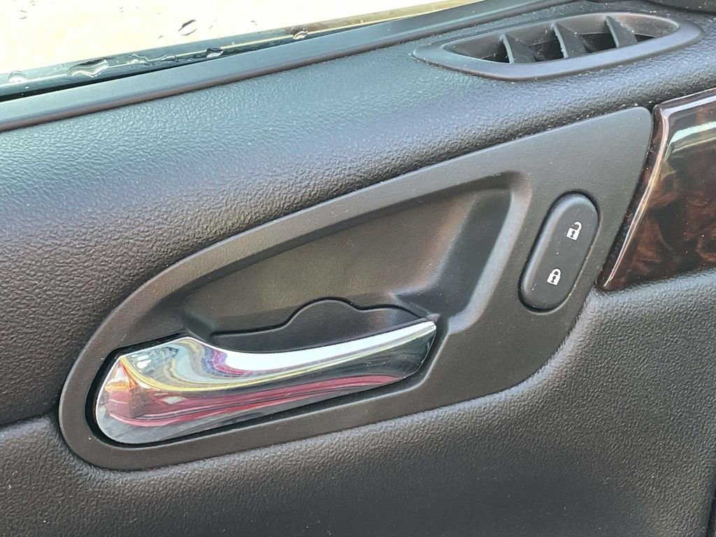Used 2015 Chevrolet Impala LT w/ LT Sunroof Package image 7