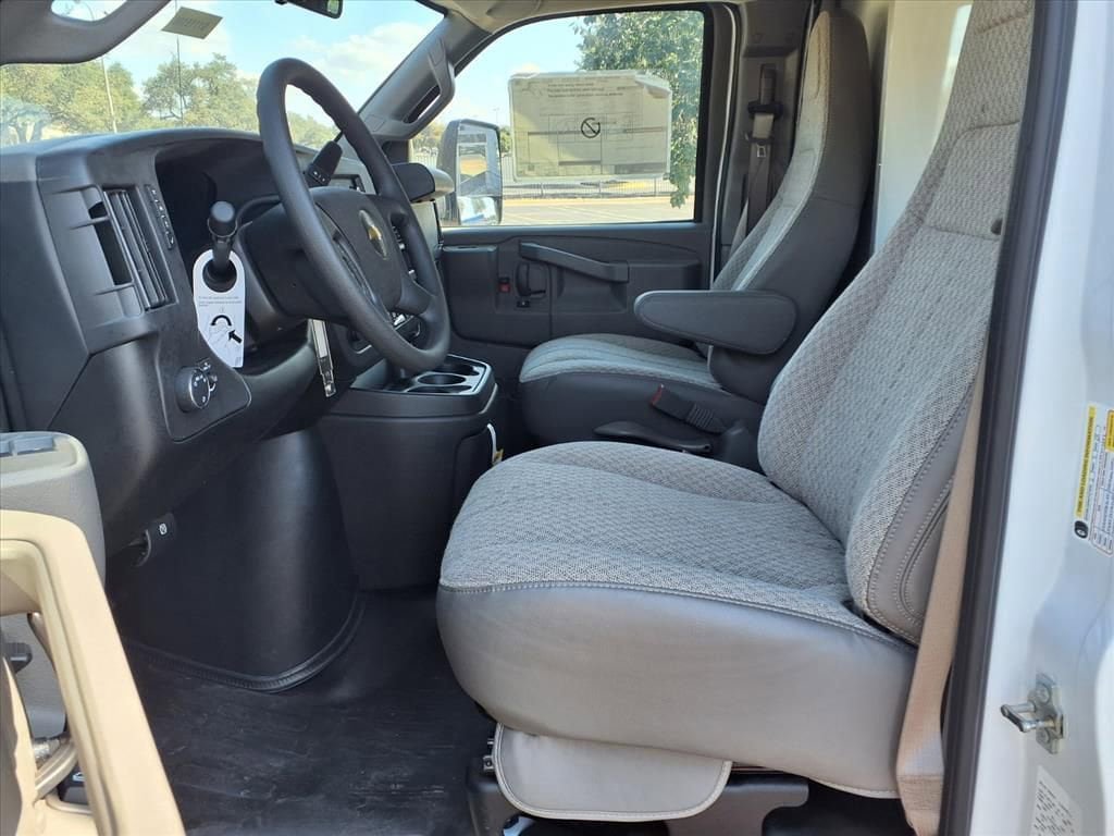 New 2025 Chevrolet Express 3500 w/ Power Convenience Package RWD image 7