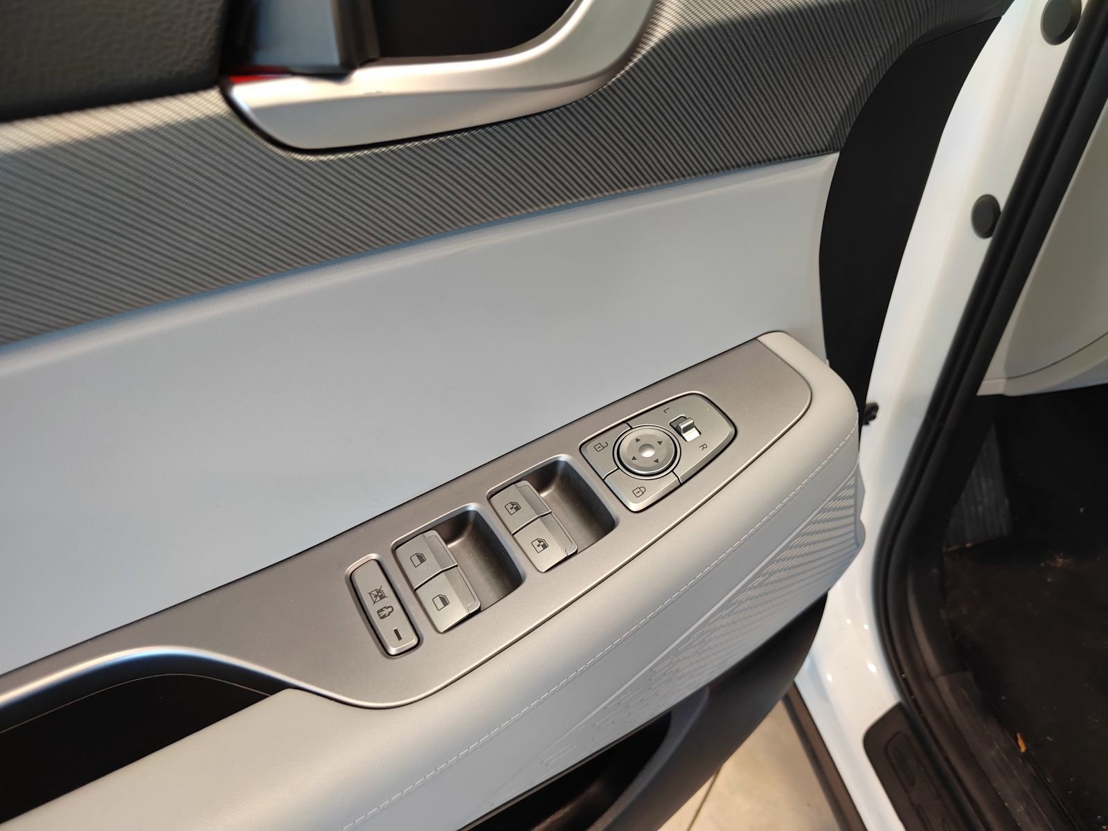 Used 2025 Hyundai Palisade SE AWD/4WD image 8