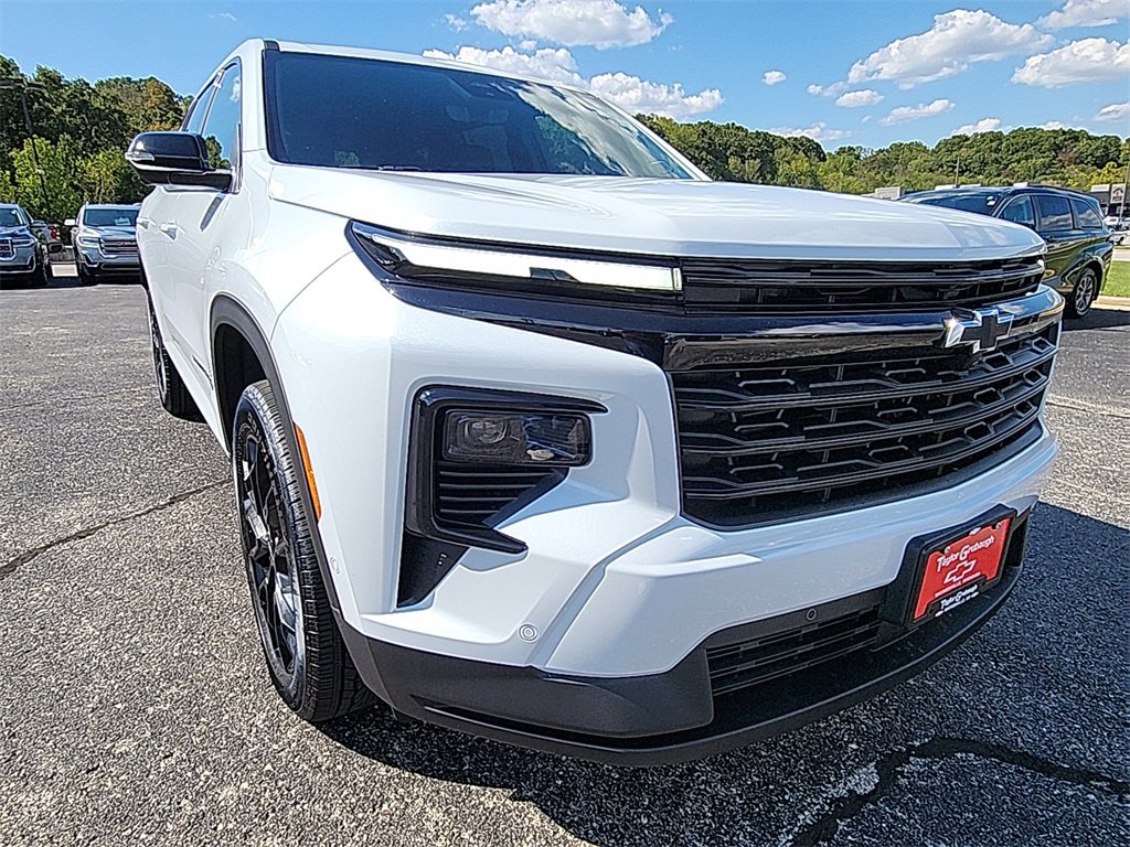 New 2026 Chevrolet Traverse LT w/ Enhanced Driving Package image 11