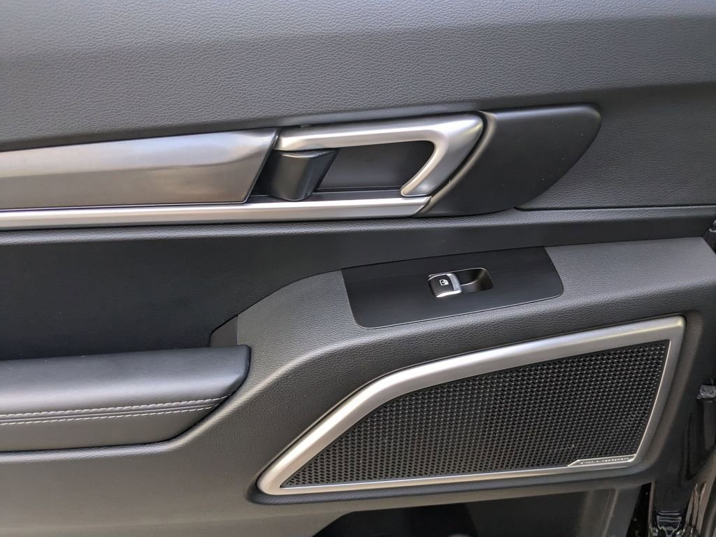 Used 2025 Kia Telluride S image 25