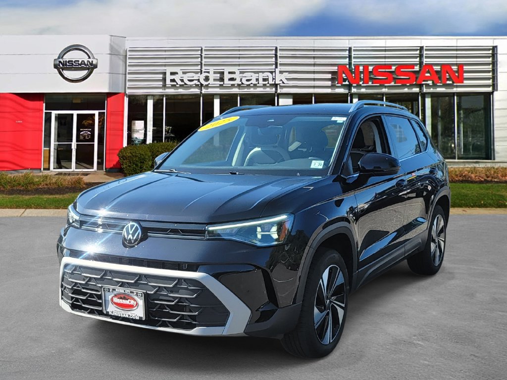Used 2025 Volkswagen Taos SE AWD/4WD image 5