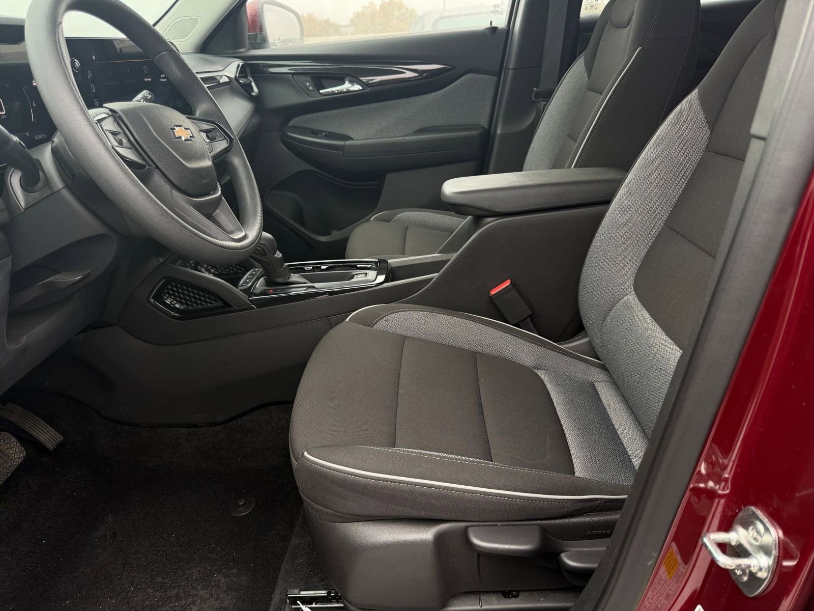 Used 2025 Chevrolet TrailBlazer LT image 27