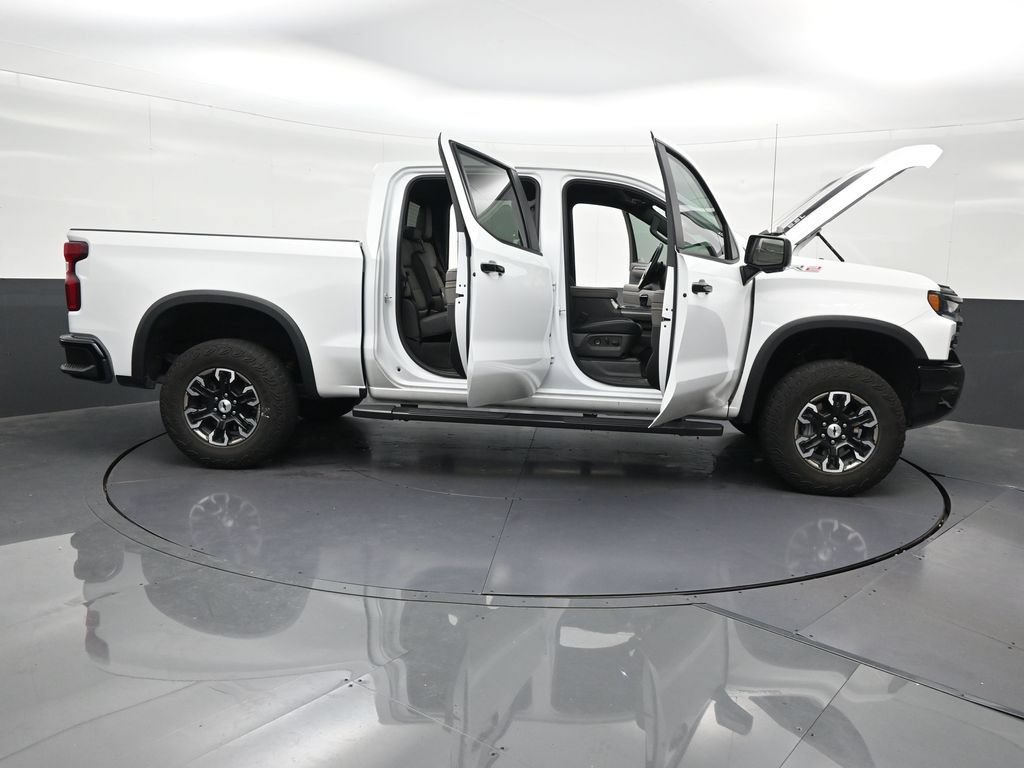 Used 2024 Chevrolet Silverado 1500 ZR2 w/ Technology Package AWD/4WD image 33