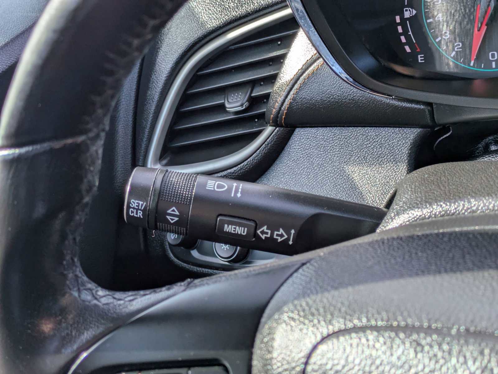 Used 2020 Chevrolet Trax LT w/ LT Convenience Package image 27