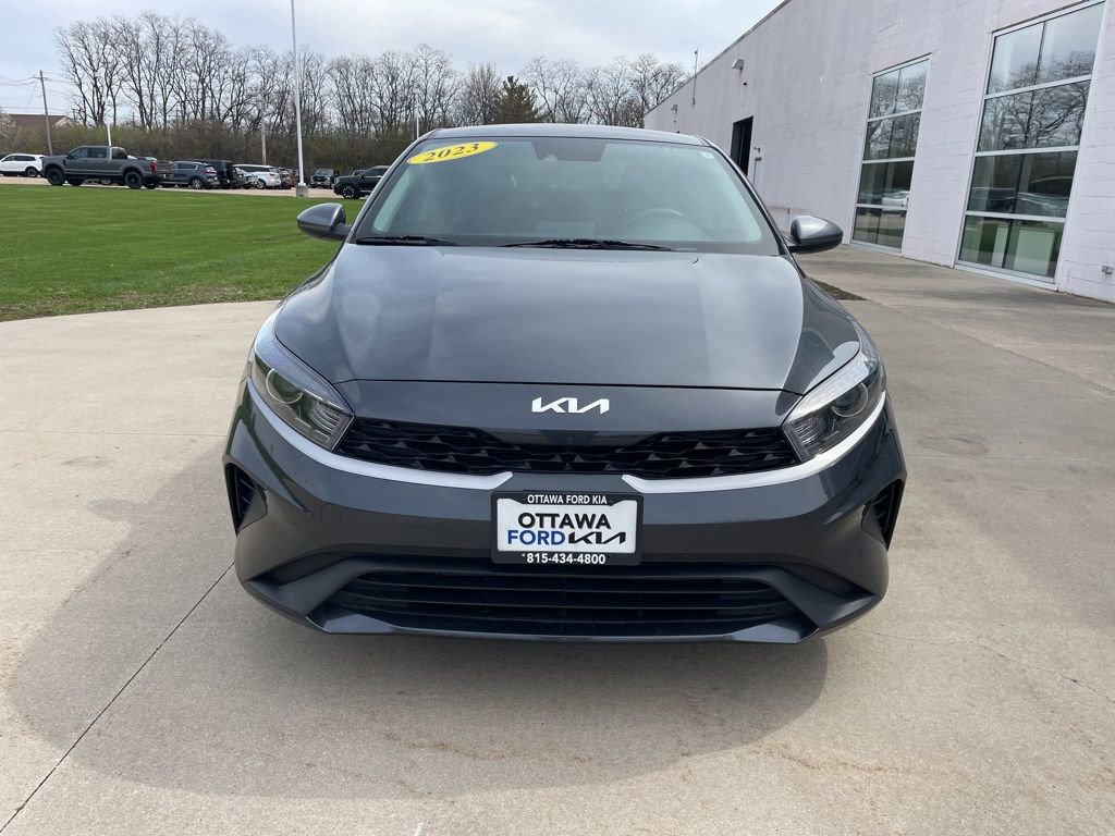 Used 2023 Kia Forte LXS image 3