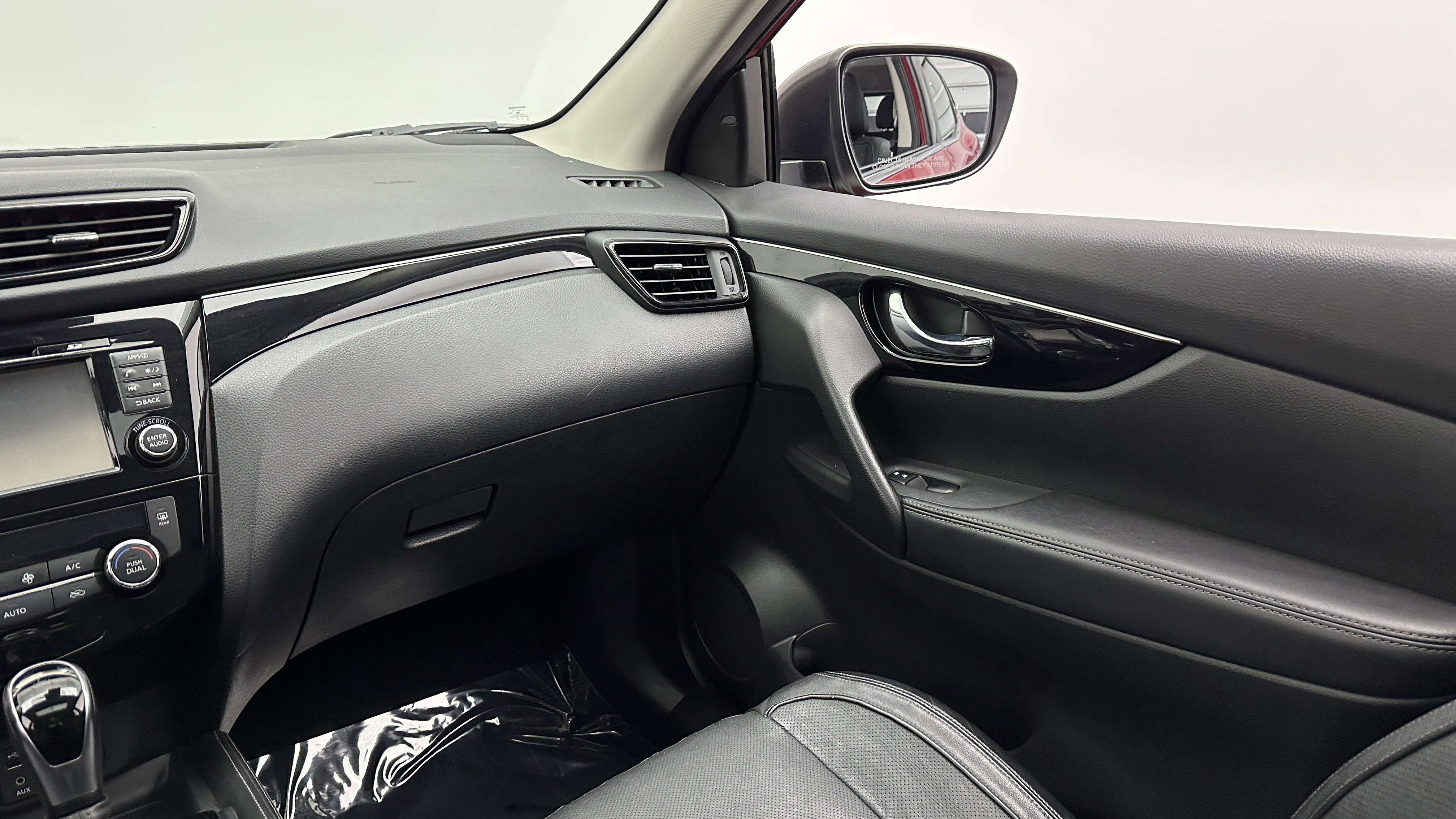 Used 2017 Nissan Rogue Sport SL w/ SL Premium Package image 26