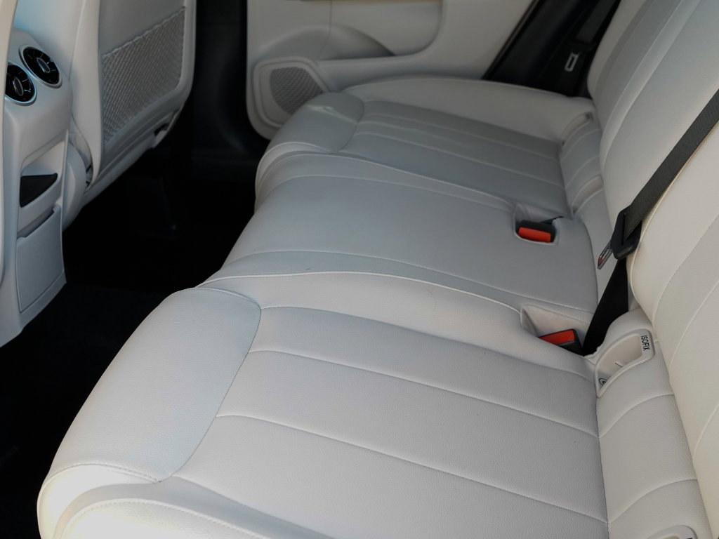 Used 2025 Mercedes-Benz GLA 250 image 32